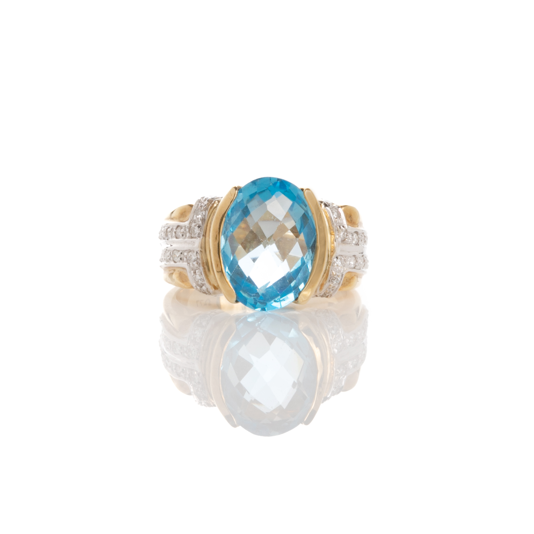 Δαχτυλίδι Χρυσό με Οβάλ Blue Topaz και Διαμάντια