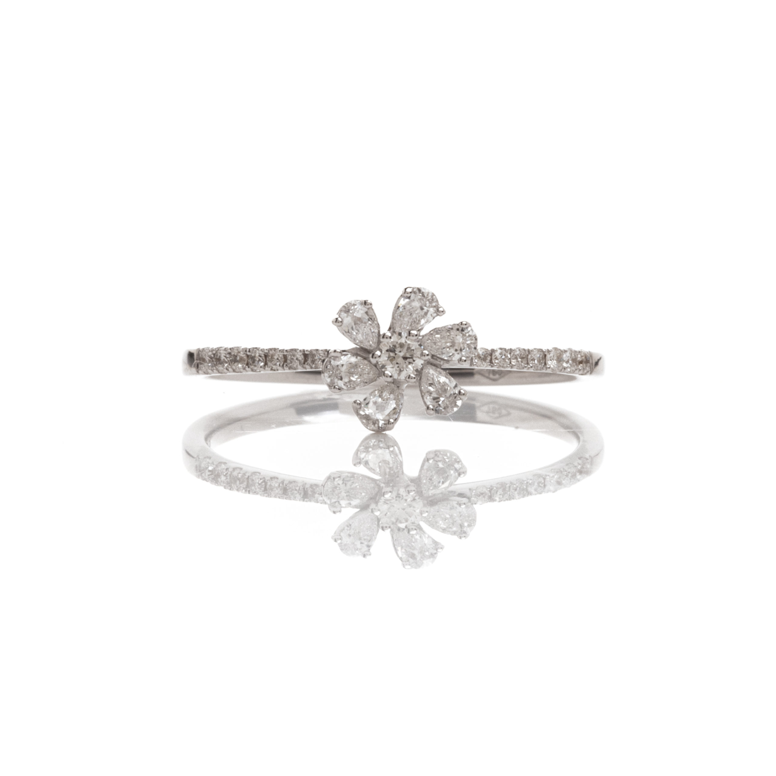 Λευκόχρυσο Δαχτυλίδι σε Σχήμα Λουλούδι με Διαμάντια (0.29ct)